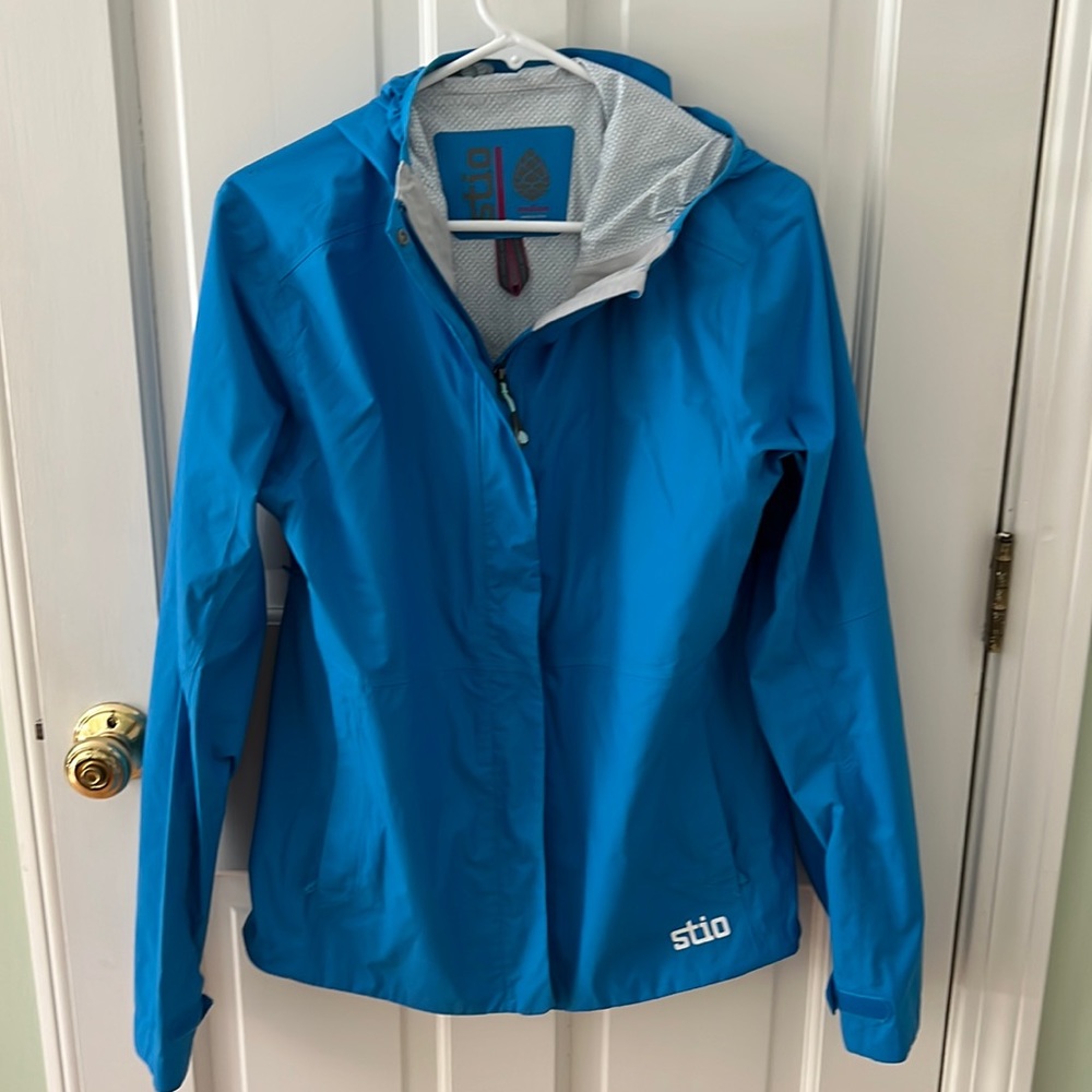 STIO RAINCOAT